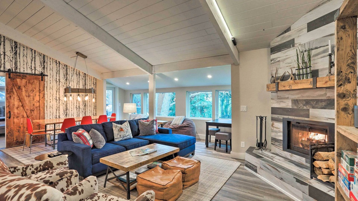 Eagle-Vail House | Modern Mountain Escape on Golf Course w/Hot Tub!
