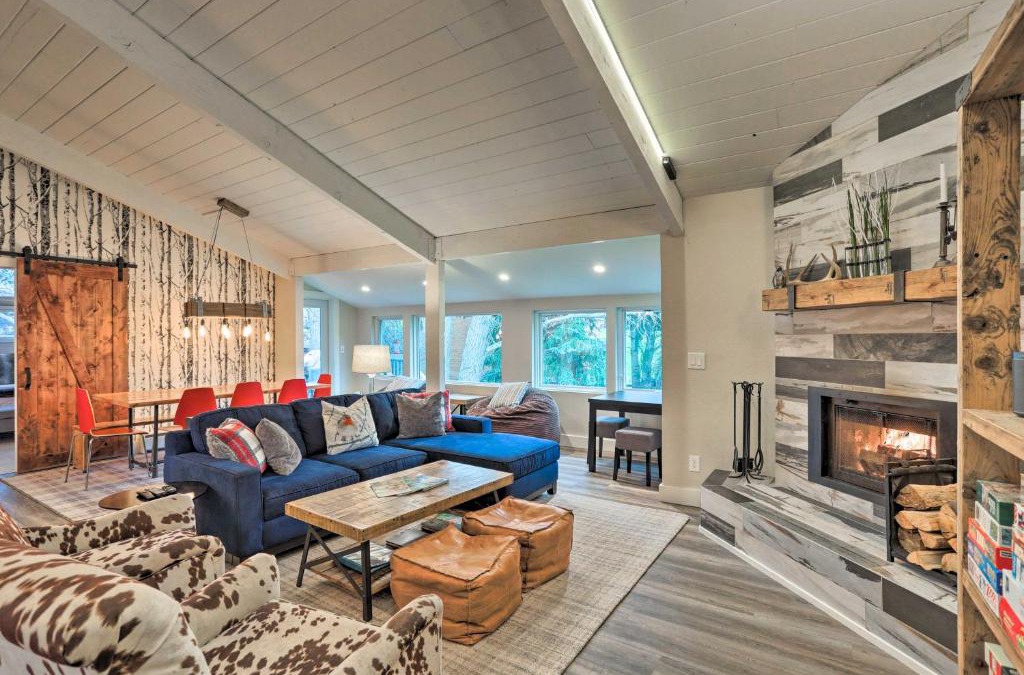 Eagle-Vail House | Modern Mountain Escape on Golf Course with Hot Tub!