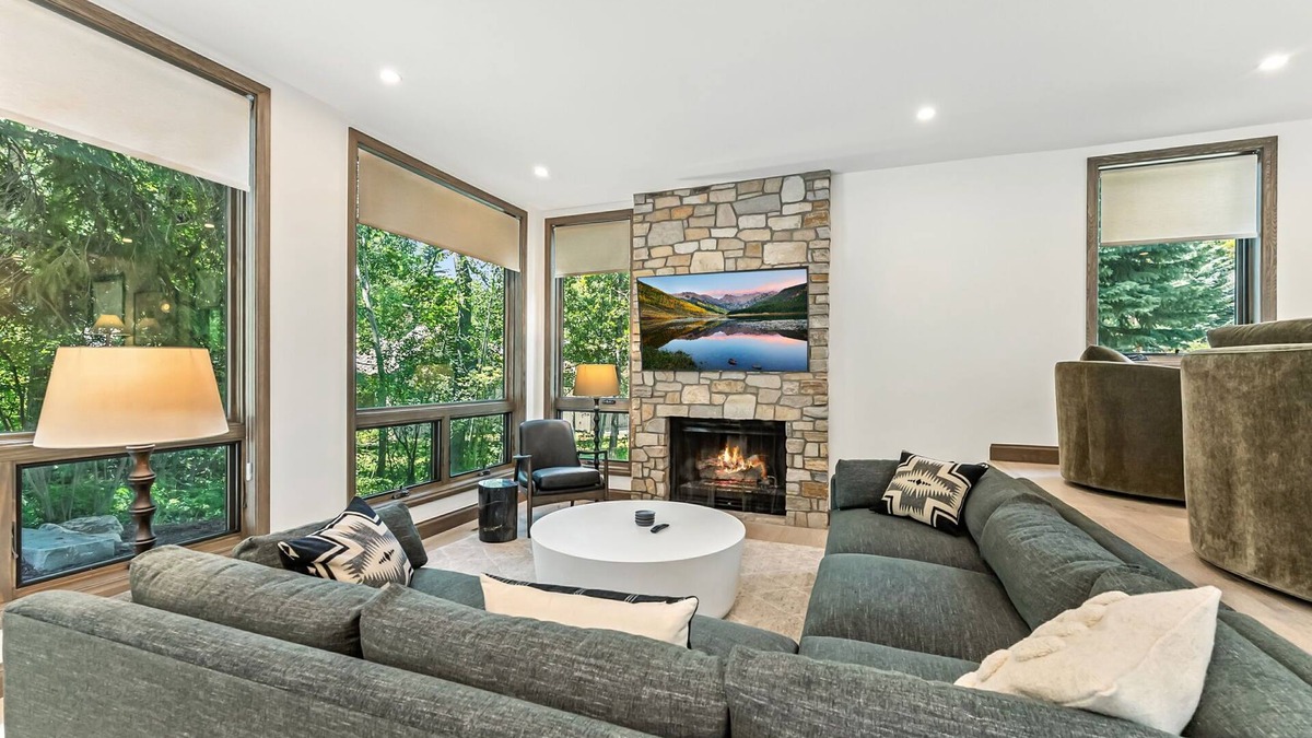 Vail Ski Chalet | Modern Mountain Retreat in Vail