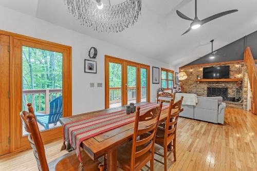 Old Timberline House | Modern Mountain Retreat Near Dolly Sods & Skiing home