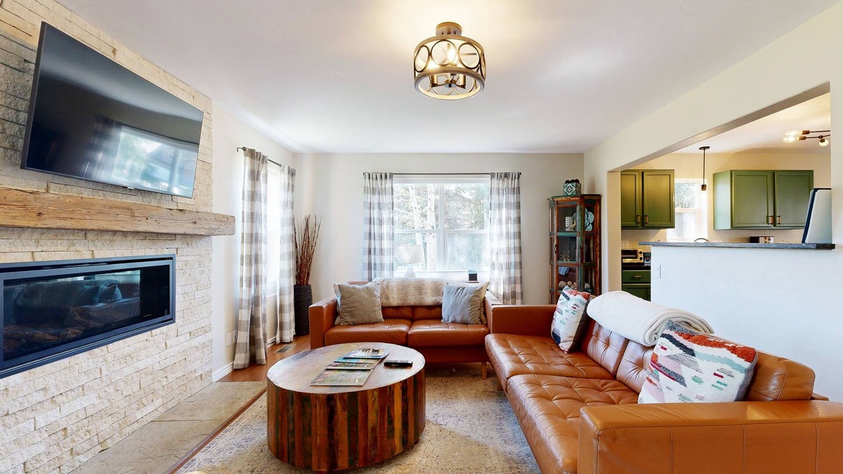 Edwards House | Modern, mountain-view townhome with fireplace & W/D - walk to Riverwalk & park