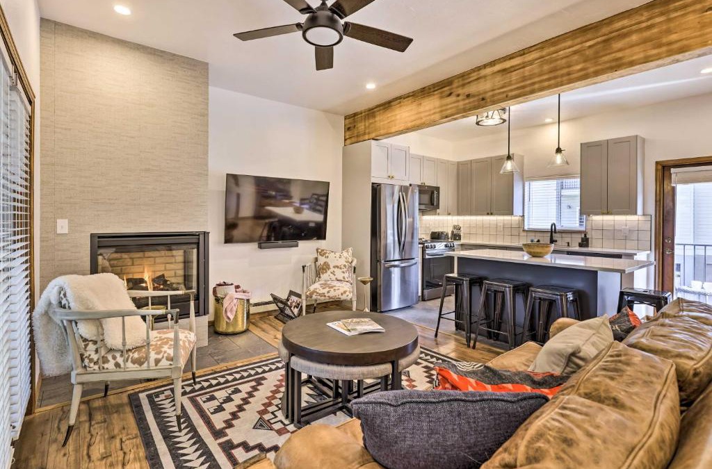 Eagle-Vail House | Modern Mountain-View Townhome about 4 Mi to Slopes