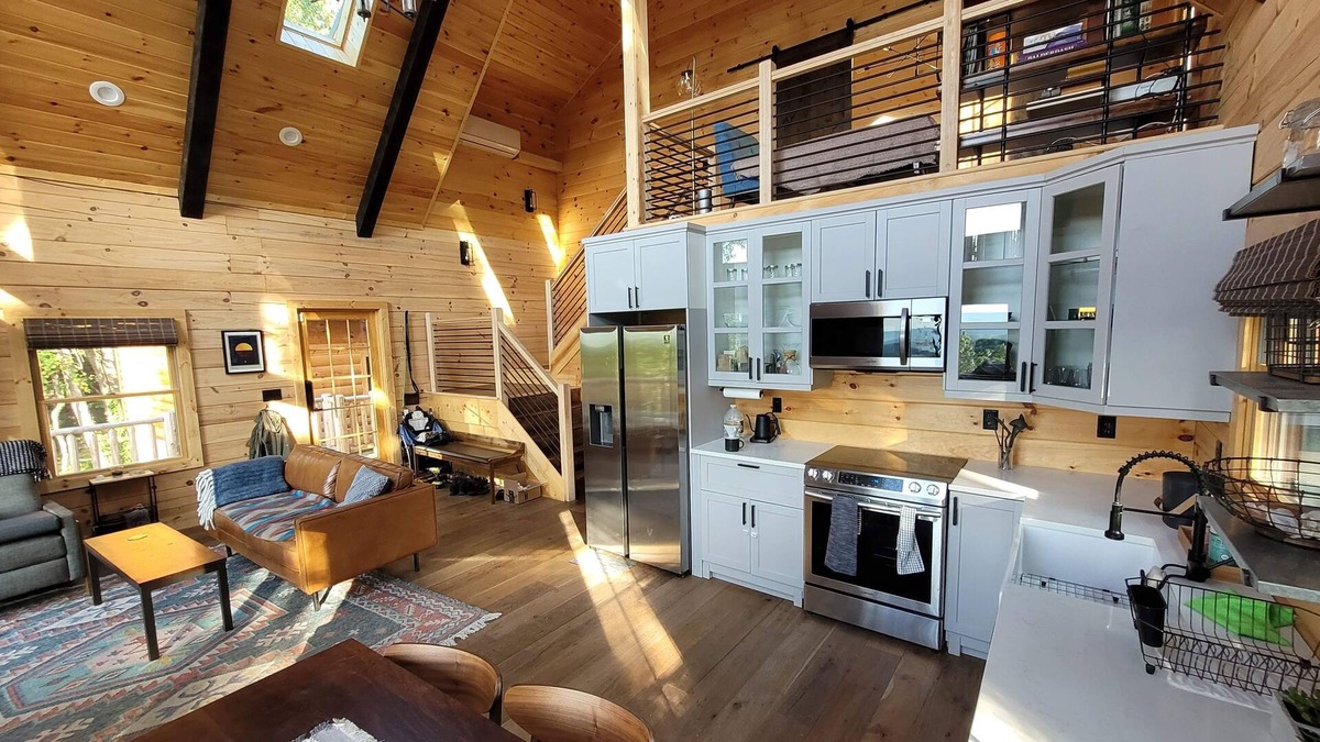 Bergton Cabin | Modern Mountaintop Log Home with Amazing Views!