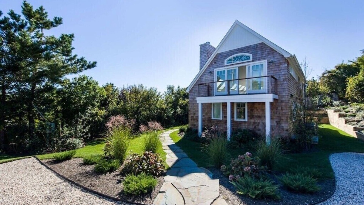 Montauk House | Modern MTK house: just steps away from beach access! Private Hither Hills beach