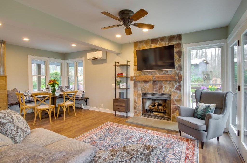 Nellysford House | Modern Nellysford Getaway on 40 Private Acres!