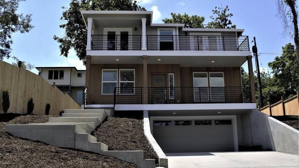 Marylhurst House | Modern, new and close to lake