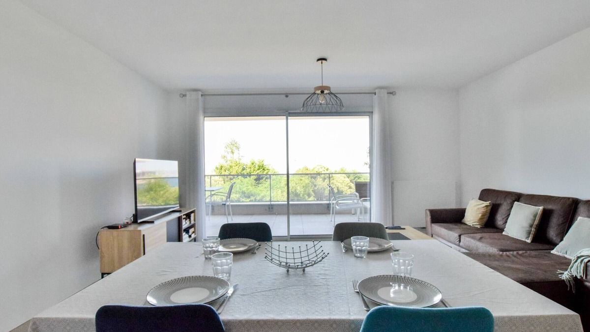 Evian-les-Bains Apartment | Modern new apartment with balcony and garage in Évian