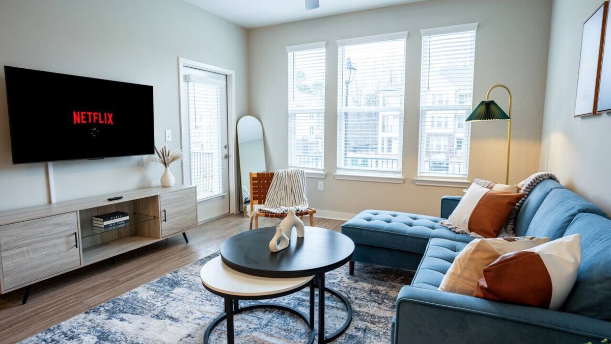 Athens Apartment | Modern, New Apt | Pool | Long Stays