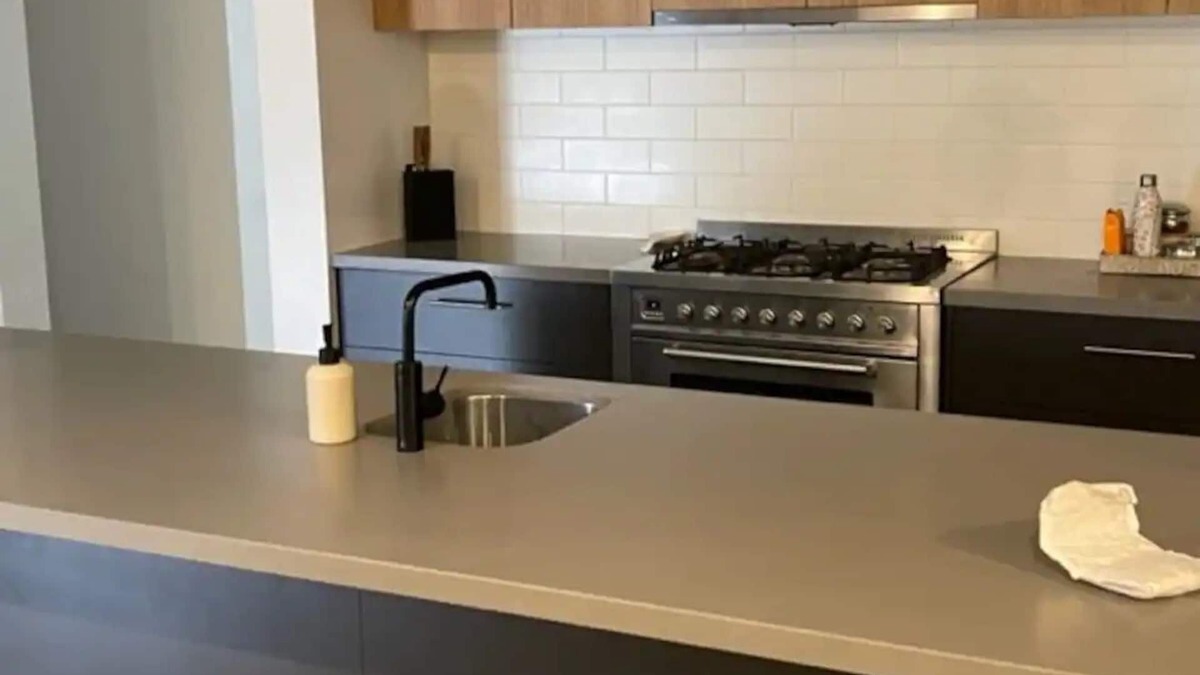 Bannockburn House | Modern New Beautiful House Near Geelong Sleeps 6-8 Adults and 5 Kids