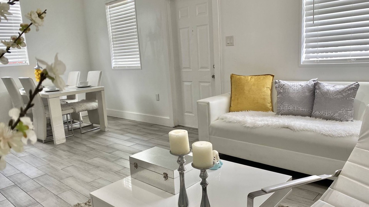 Westchester House | Modern & New, Excellent Location Miami 2/1