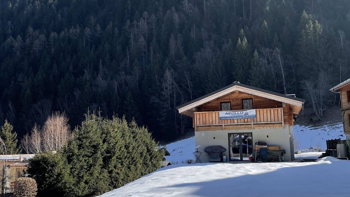 Le Lavancher Ski Chalet | Modern new Built Chalet