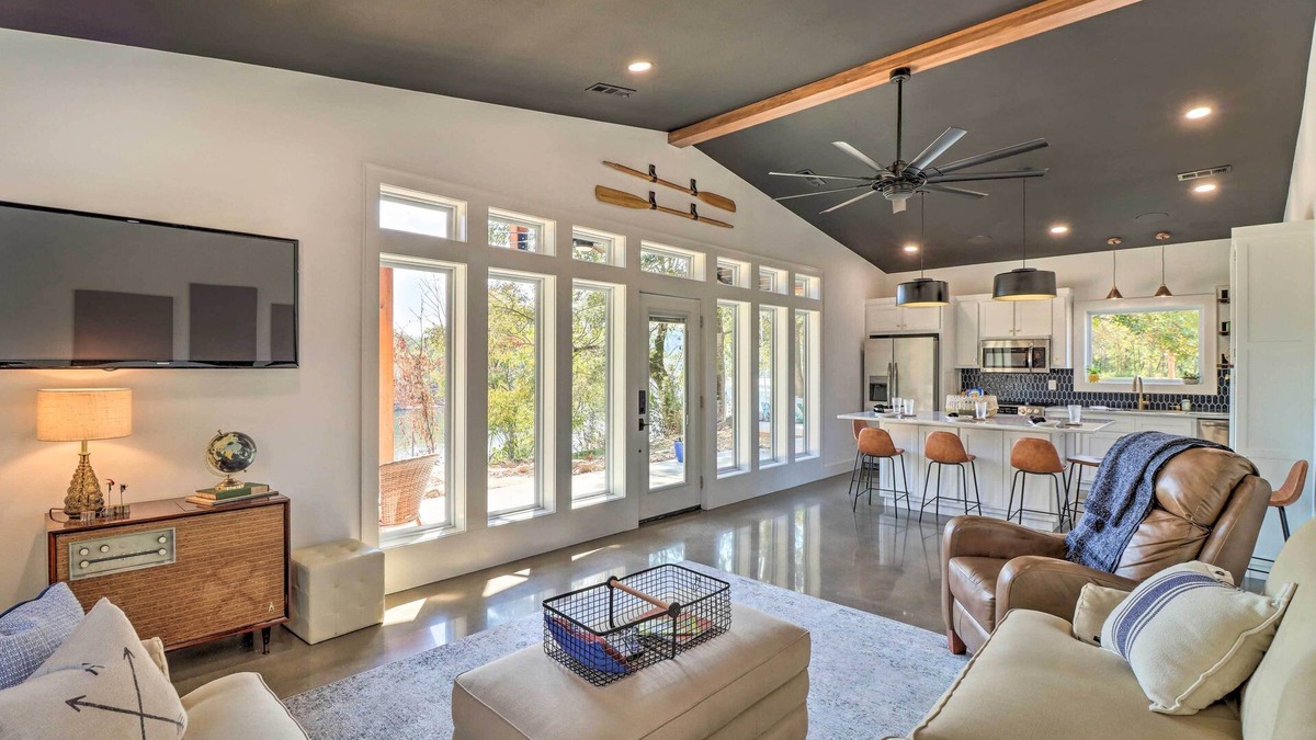 Norfork House | Modern Norfork House w/Patio on White River!