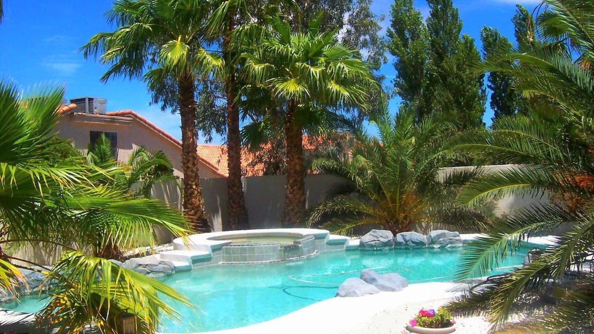 Silverado Ranch House | Modern oasis in Las Vegas
