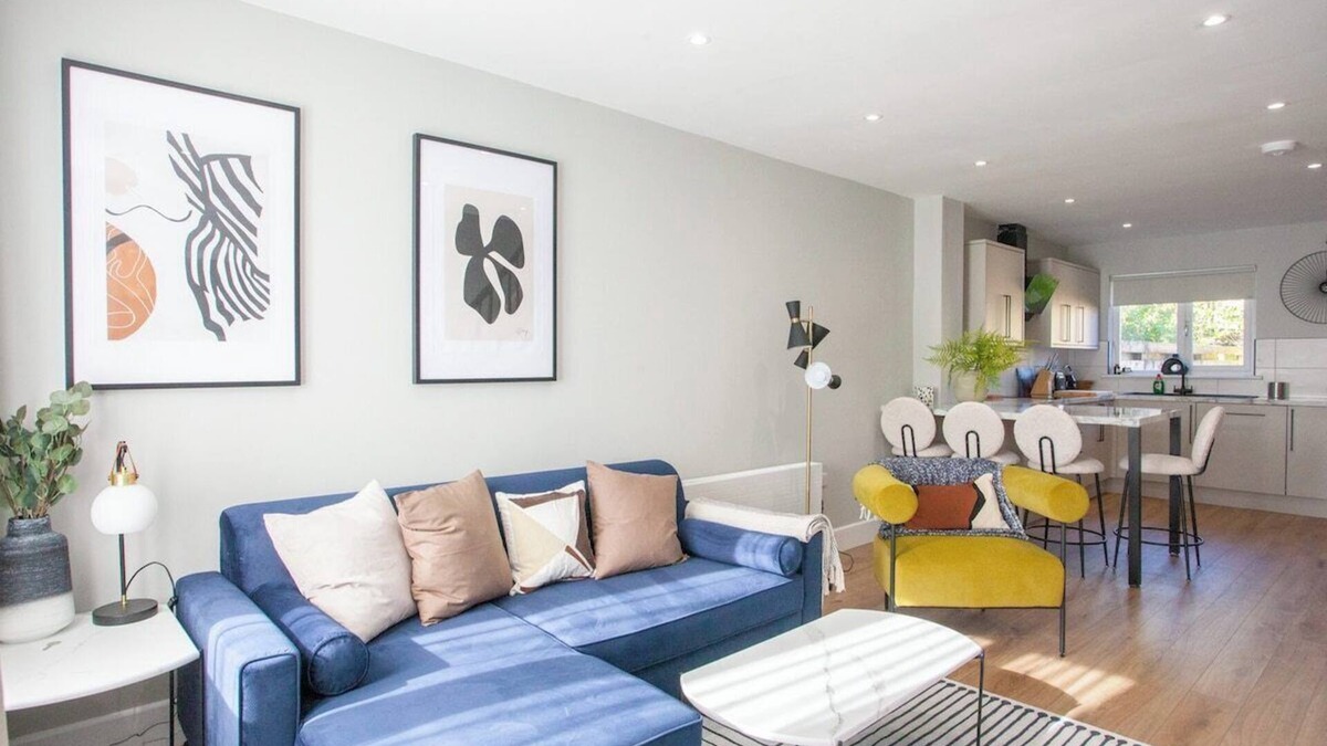 Glasgow House | Modern Oasis in Prime Location