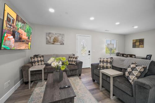 Mount Helix House | Modern Oasis New 2BR in La Mesa