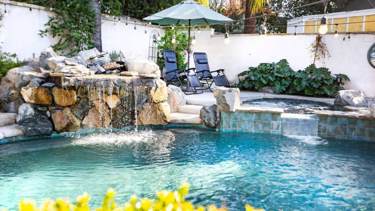 Claremont House | Modern Oasis, Private, Spa, Pool, Pets, Shop,Hike