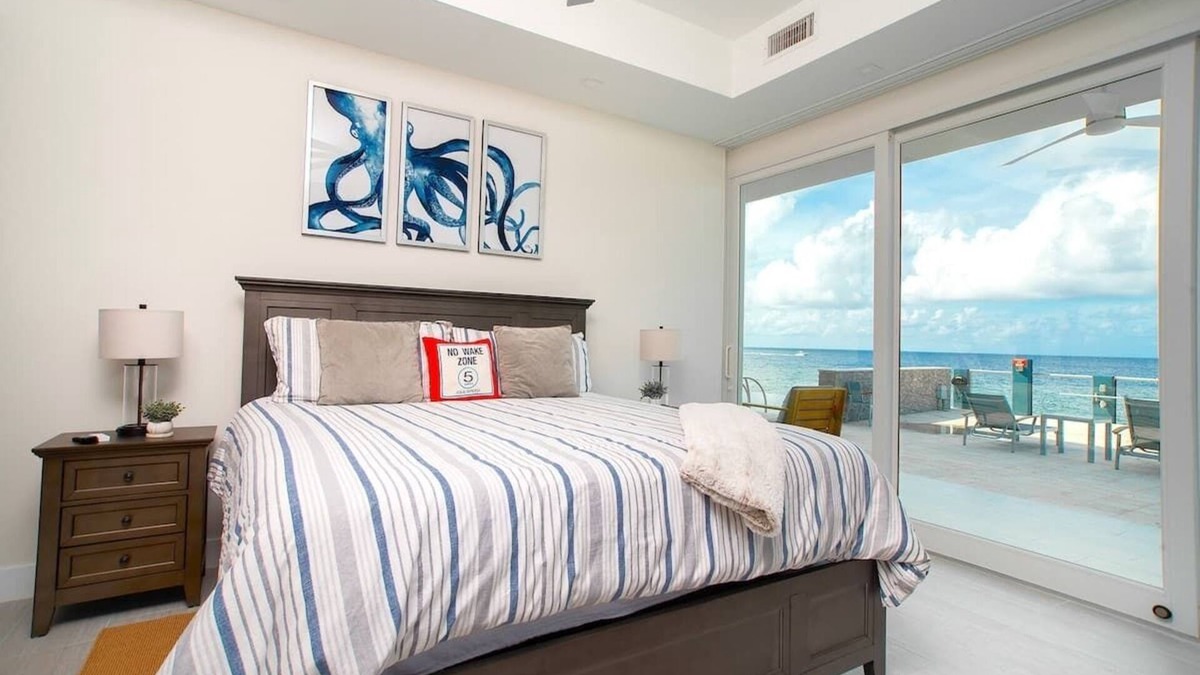 Northwest Point Condo | Modern Oceanfront 3 Bdr Condo/w Pool + Diving