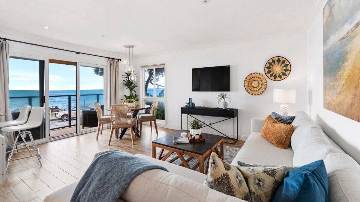 Village of La Jolla Condo | Modern Oceanfront Cove Condo Only Steps from La Jolla Beach
