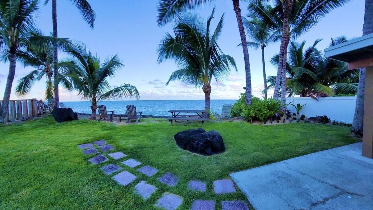 Punaluu House | Modern Oceanfront North Shore House, w/AC & volleyball net, near Kualoa Ranch
