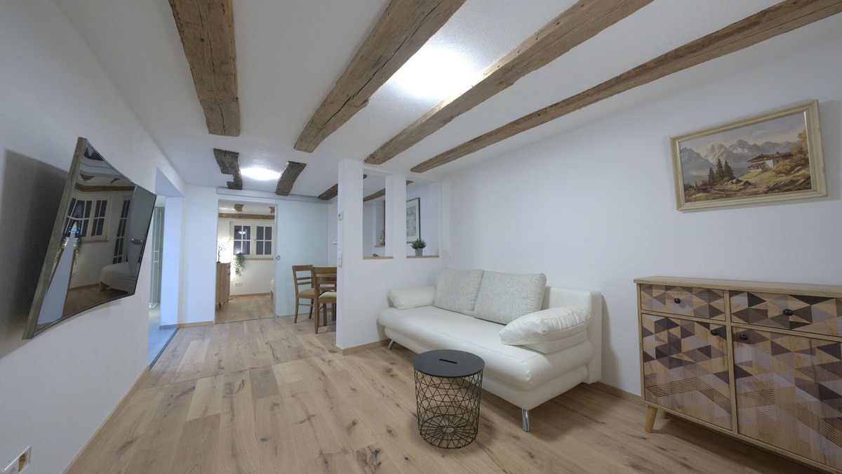 Buchen Apartment | Modern Old Town Diamond