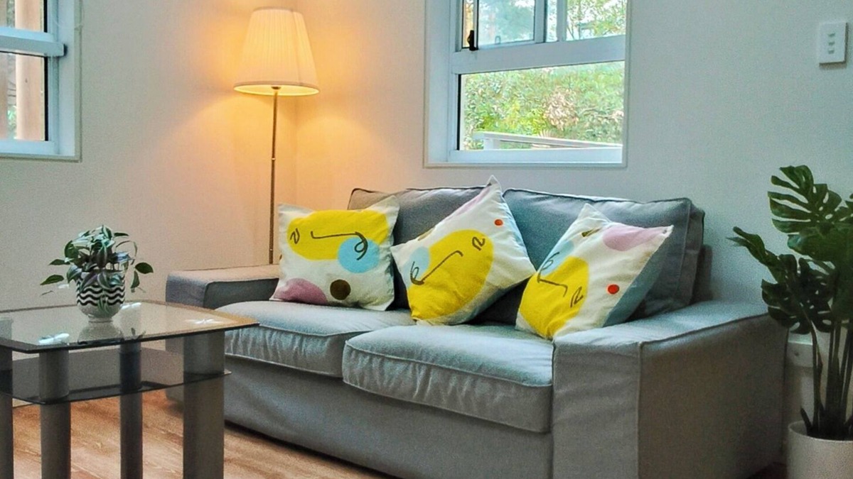 Epping Apartment | Modern one-bedroom APT Queen bed + single air bed + free secure parking