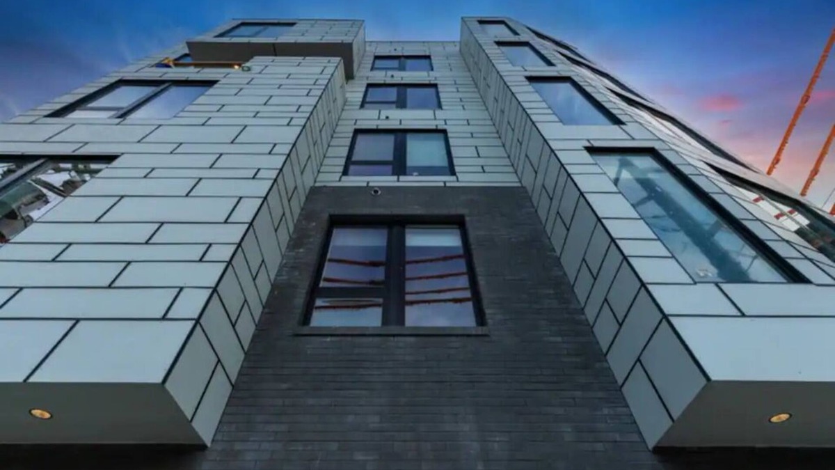 Old City Apartment | Modern One Bedroom w Roof Acess