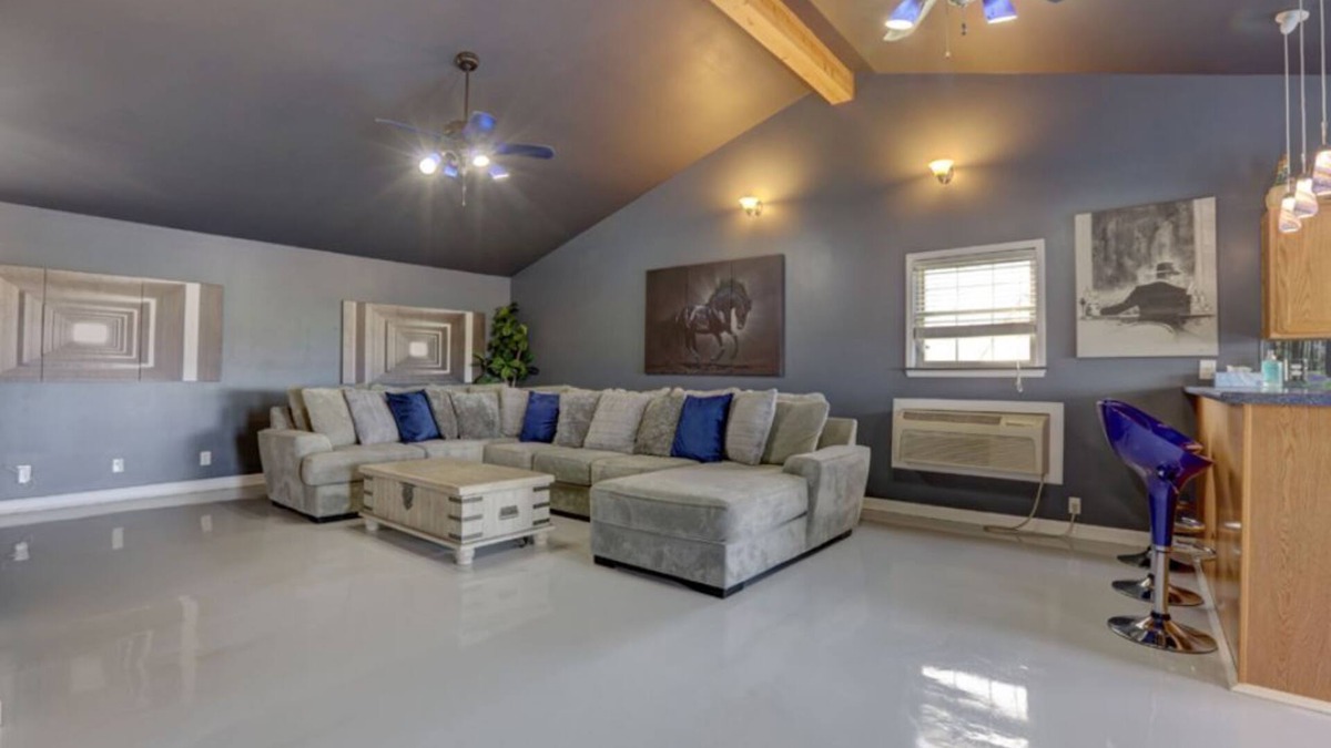 Lexington House | Modern,peaceful,clean w/a great porch view!