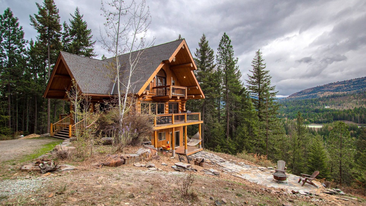 Sagle House | Modern, peaceful log cabin in the woods with incredible lake & mountain views