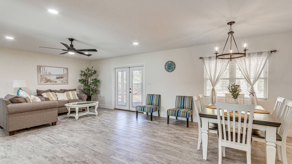 Northeast Pensacola House | Modern Pensacola Home ~ 6 Mi to Beach!