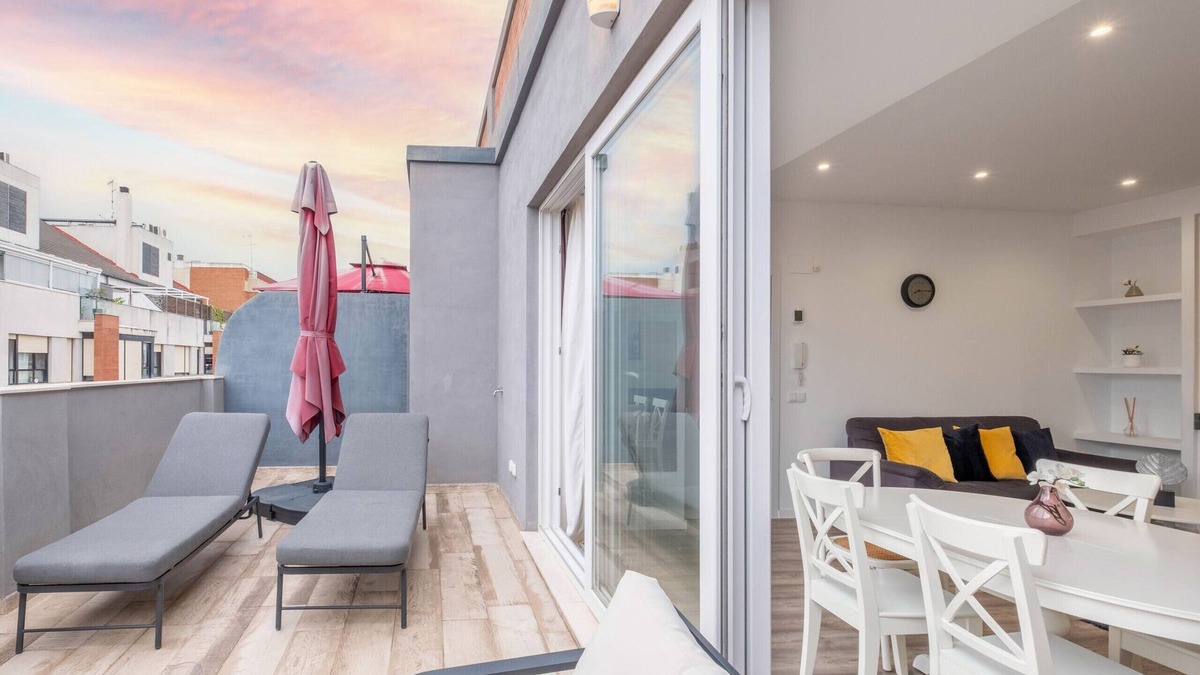 Jesus Apartment | ♥ Modern Penthouse with Private Terrace ♥