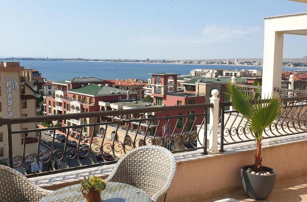 Yurta Apartment | Modern Penthouse Apartment with full Sea View K&R