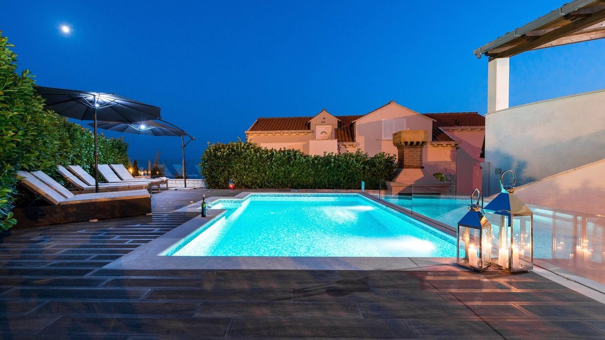 Gornji Kono Villa | Modern Penthouse with the Heated Swimming Pool And a Sea View