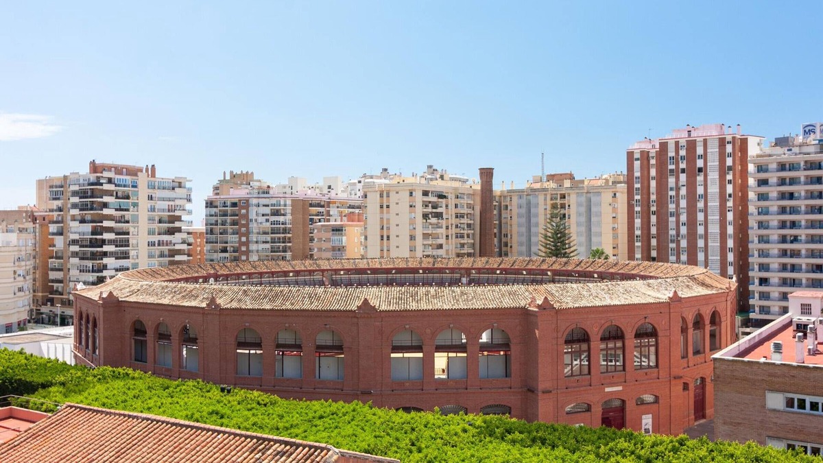 Campos Eliseos Apartment | Modern Penthouse with Private Solarium and Stunning Views, Close to Beach and Historic Center