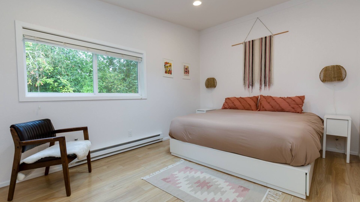 Oatfield House | Modern, pet friendly1/3 acre home just 25 minutes to downtown Portland