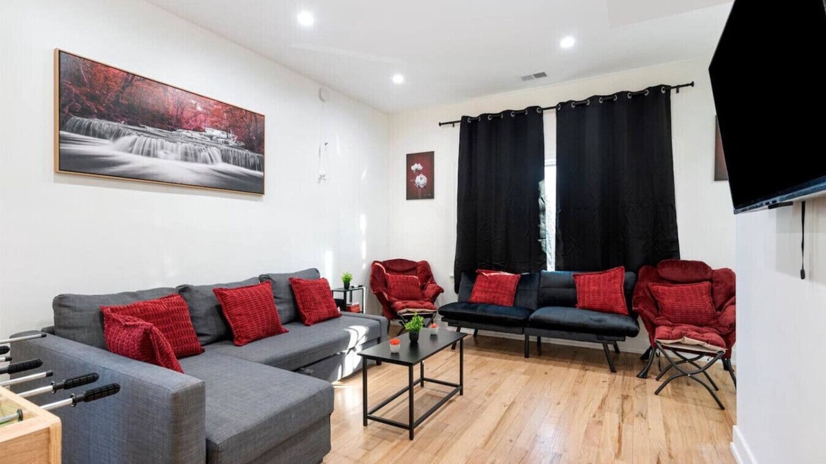 Pilsen Apartment | Modern Pilsen Apt 3 Bedrooms
