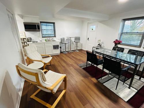 Fairfax Apartment | Modern Private Basement Apartment