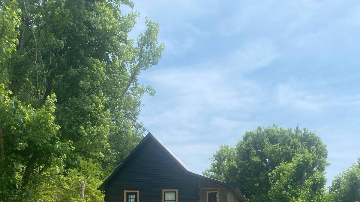 Dunlap Cabin | Modern, Private Cabin on the Sequatchie River, float, kayak, fish, play, relax!