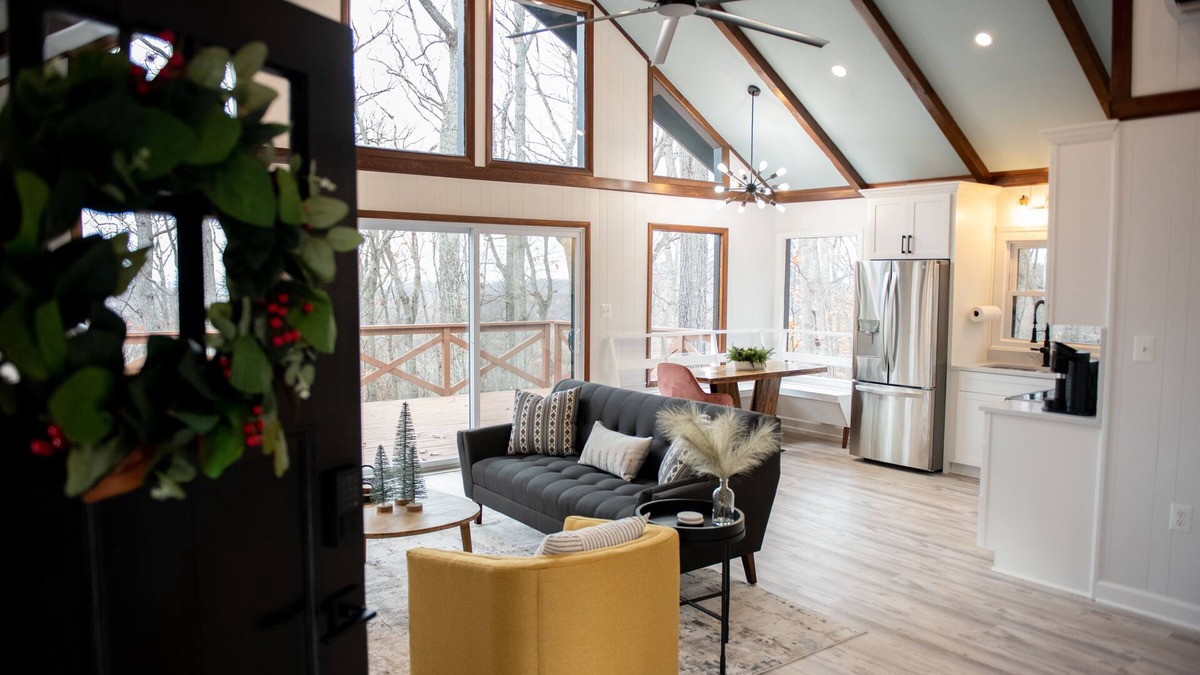 Bluemont Cabin | Modern Private Cabin