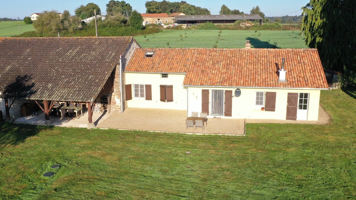 Mialet House | Modern Private Detached House in rural location with private pool