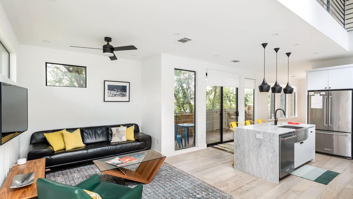 Cherrywood House | Modern & Private East Austin Digs!