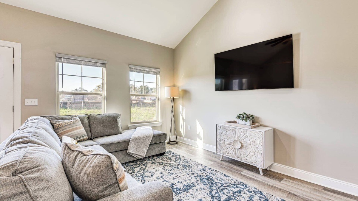 Dothan House | Modern & Private Retreat Near Historic Downtown!