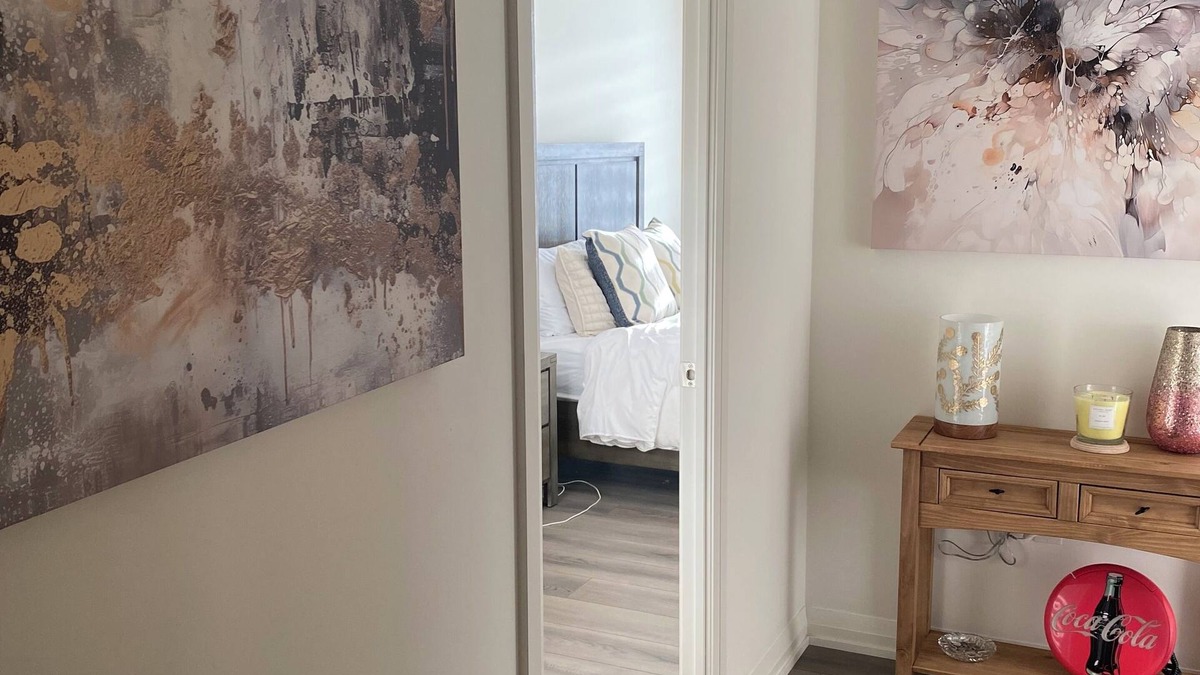 Vaughan Condo | 🛏️ Modern Private Room with Ensuite – 2 Min Walk to Vaughan Mills