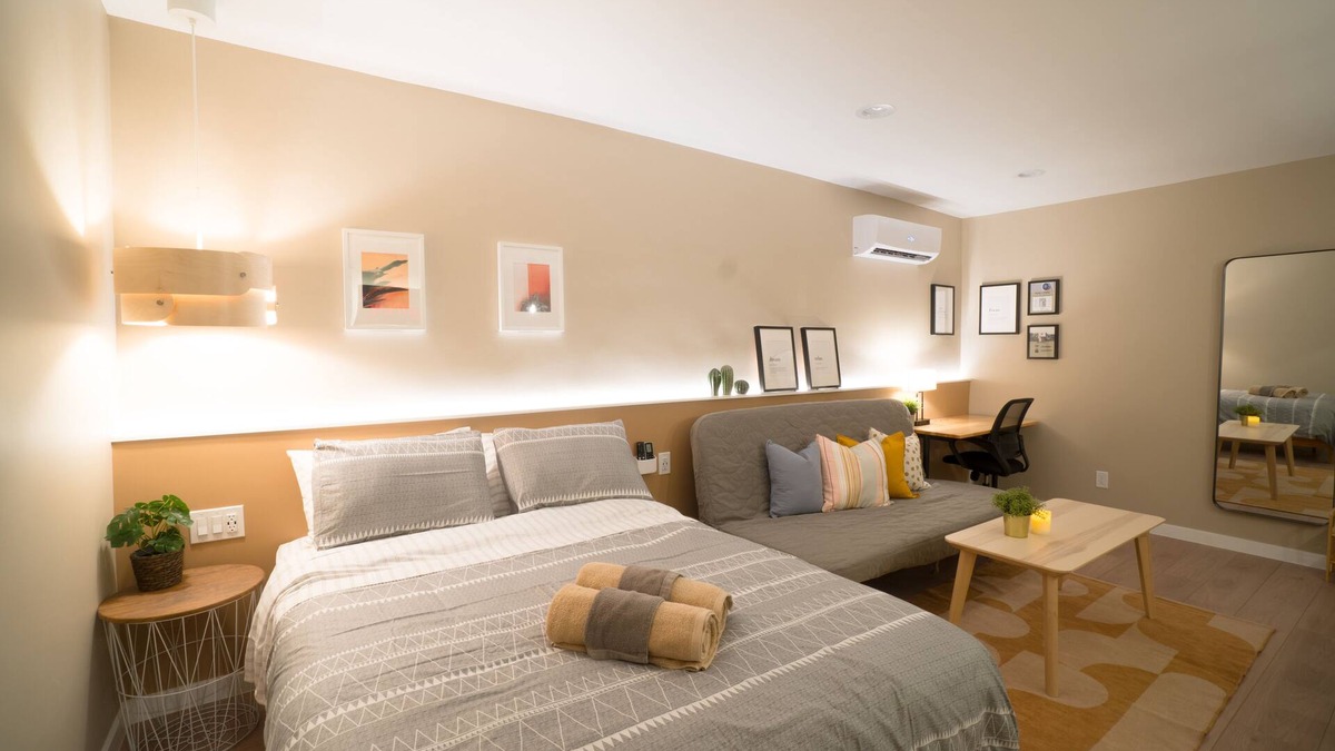 East Pasadena House | Modern Private Studio - Mins away from Everything in Pasadena!