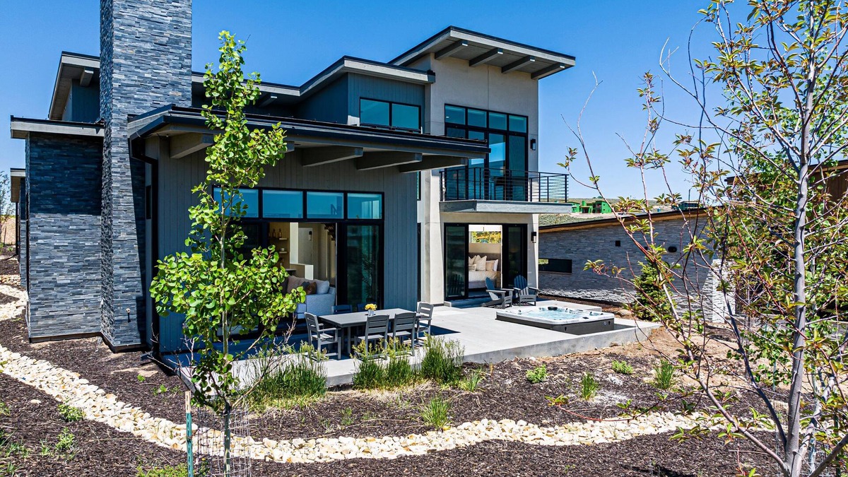 Park City House | Modern Promontory Cobalt Cabin near Jordanelle Reservoir, Main Street Park City, & Ski Resorts