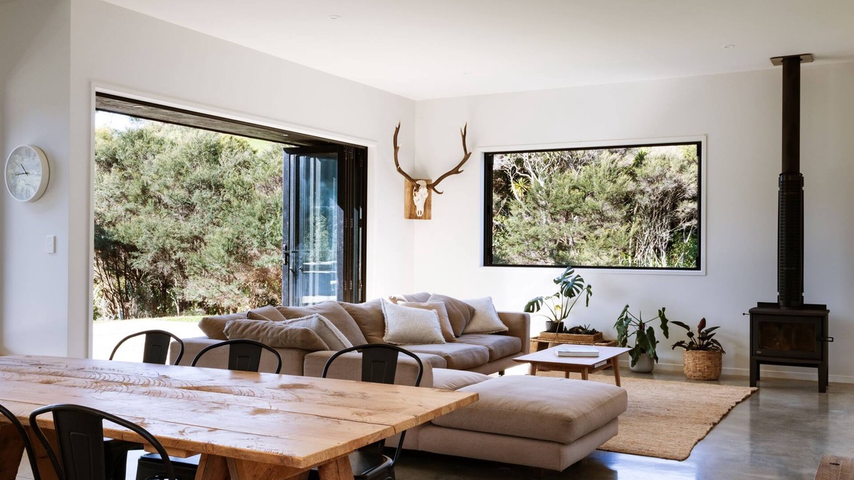 Raglan House | Modern Raglan Hideaway