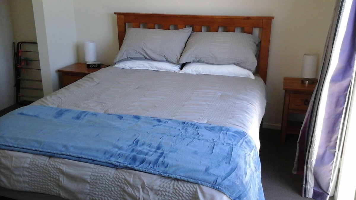 Haumoana Apartment | Modern relaxing beachside studio, put your feet up and feel at home