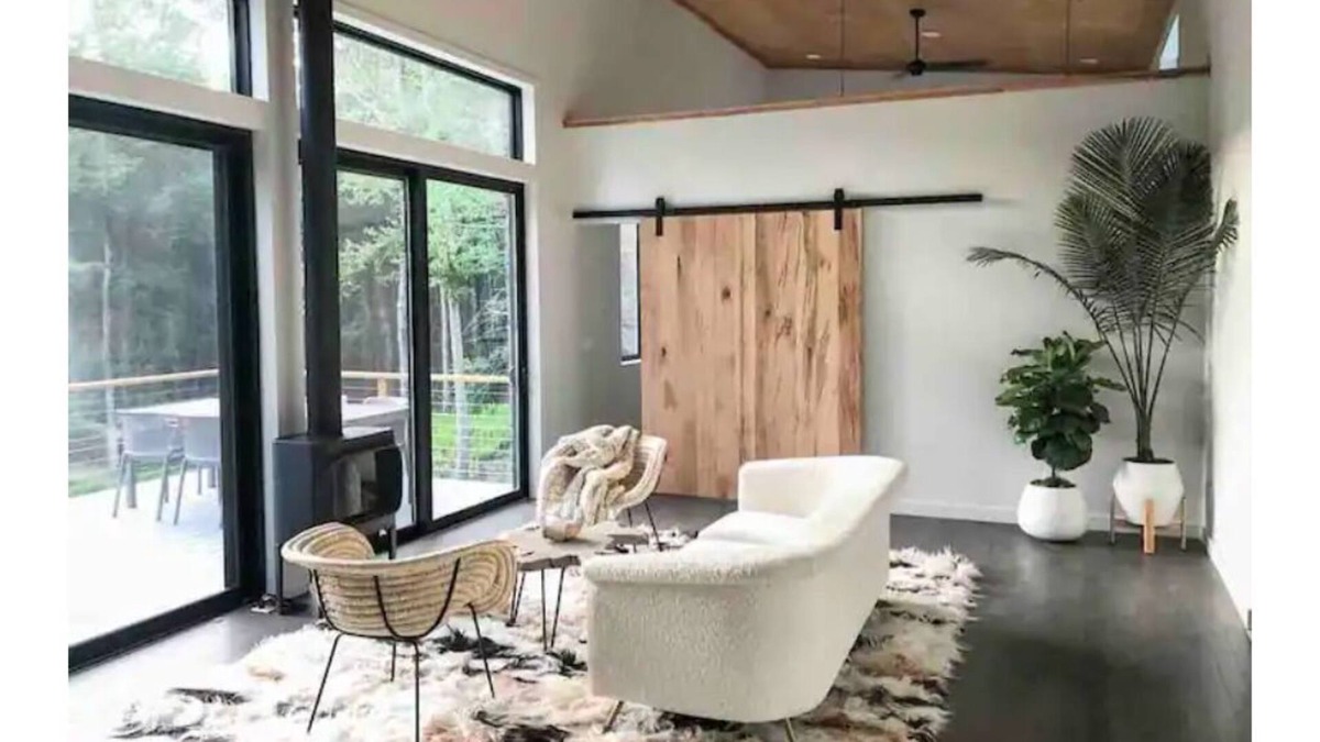 Olivebridge Cottage | Modern Remote Catskills getaway! Hot Tub & Views!