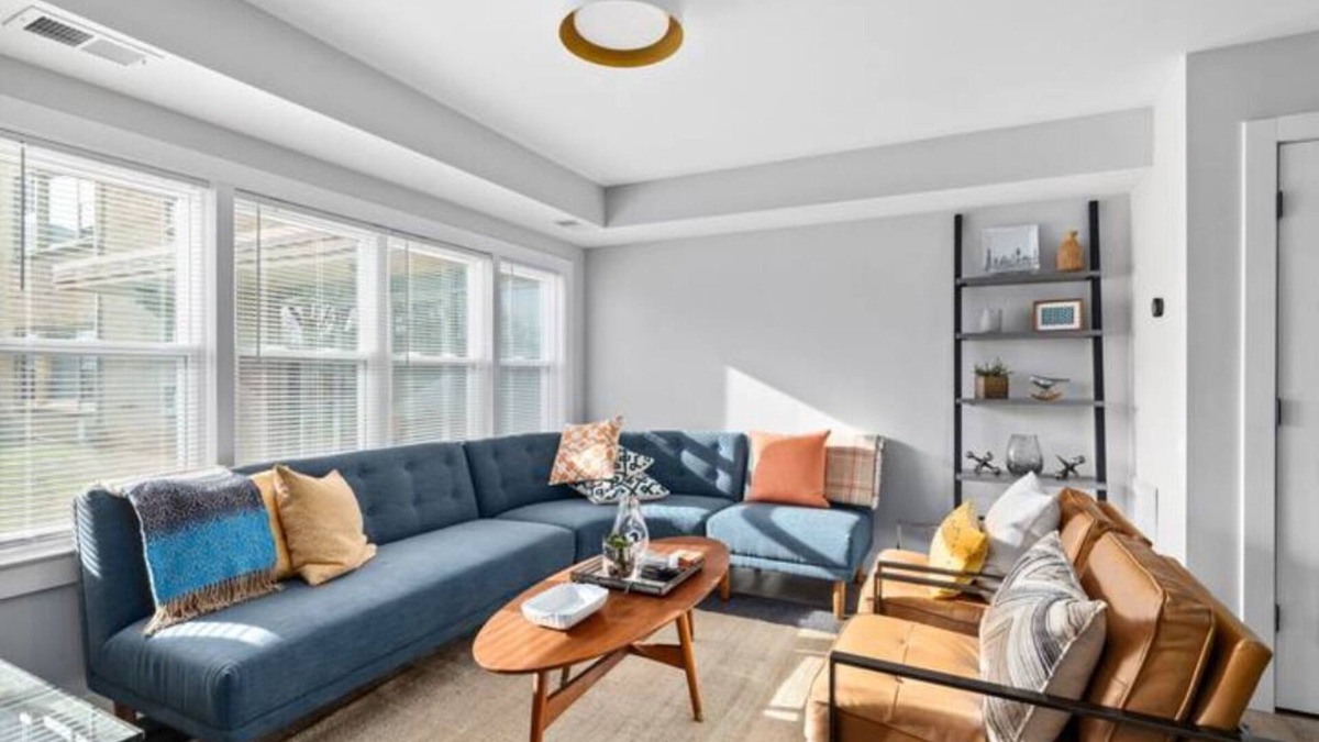 Riverside Apartment | Modern Renovated Suite in Riverside