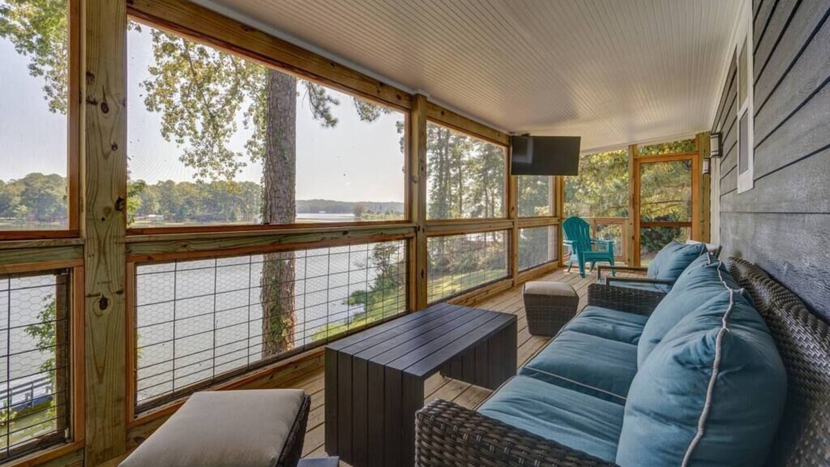 Shelby House | Modern renovated Lake home with awesome GameRoom!