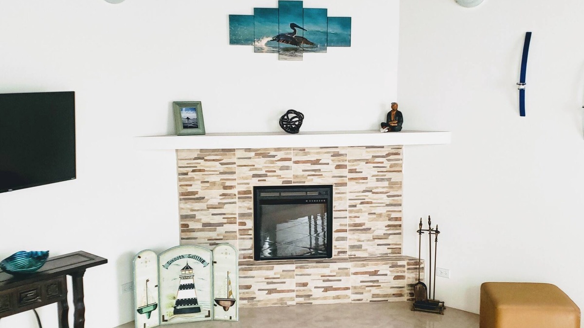 Nueva Ensenada House | Modern renovations. Fast Wi-fi. Beach, food, nightlife & market access w/in 3 km